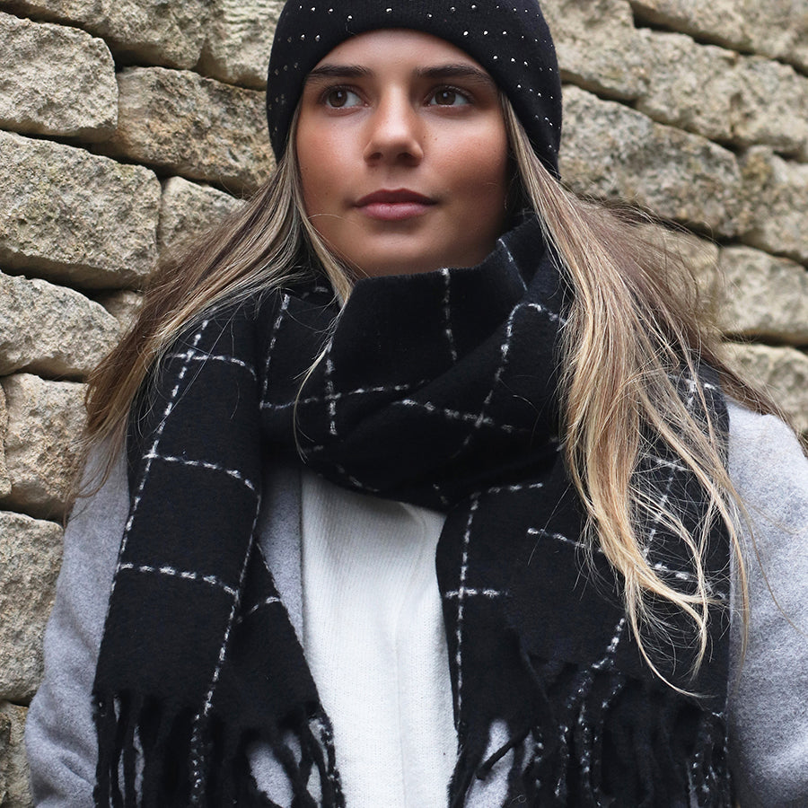 Pom Peace Of Mind Black Fine Check Scarf With Fringe 53035