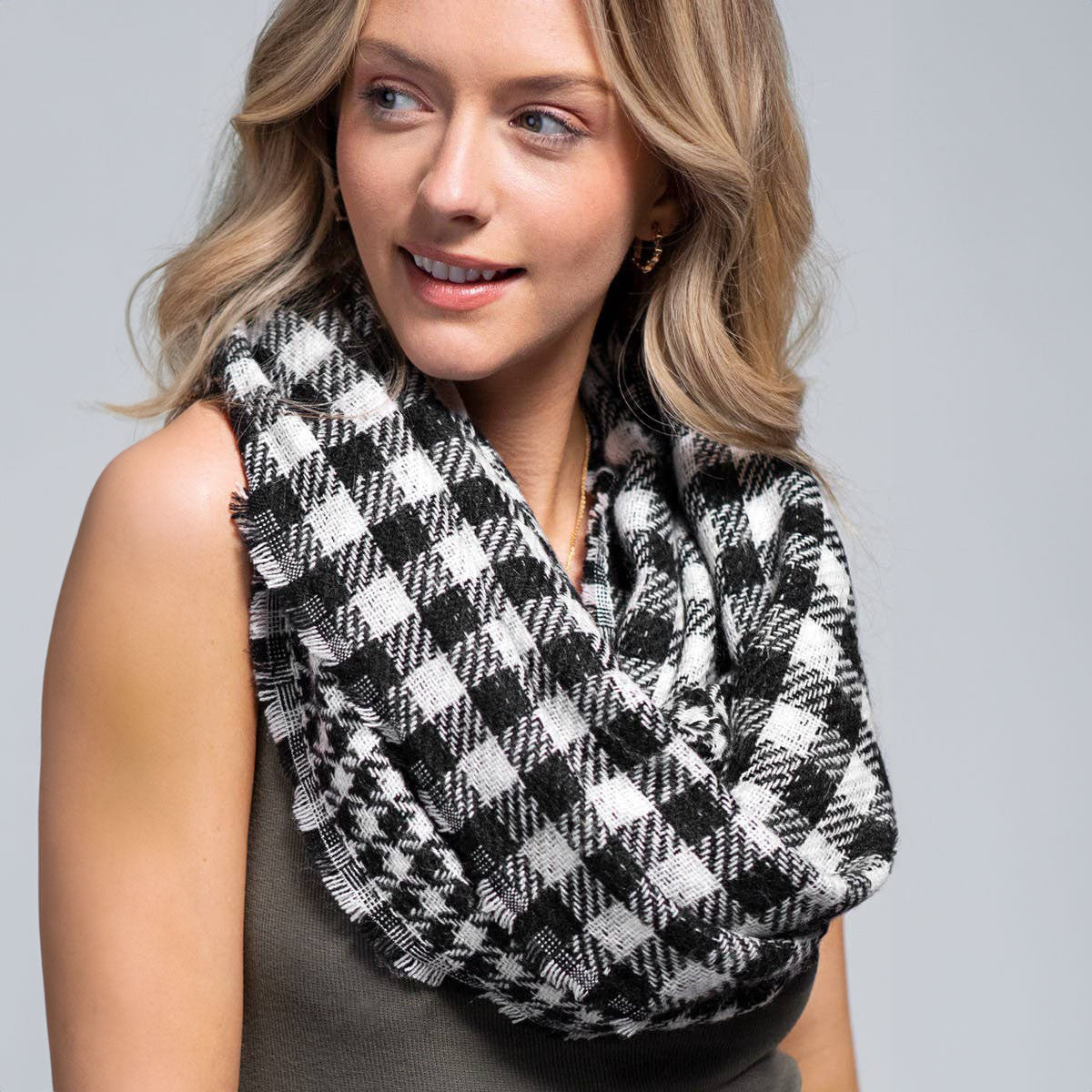 Buffalo Plaid Infinity Scarf Black White - SKRF