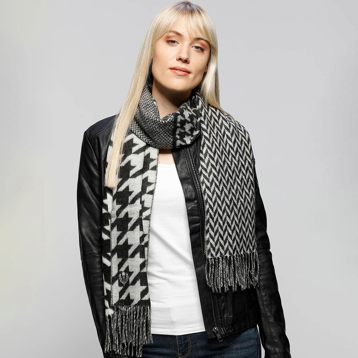 Fraas Scarf Cashmink Houndstooth Black 625270 990 - SKRF