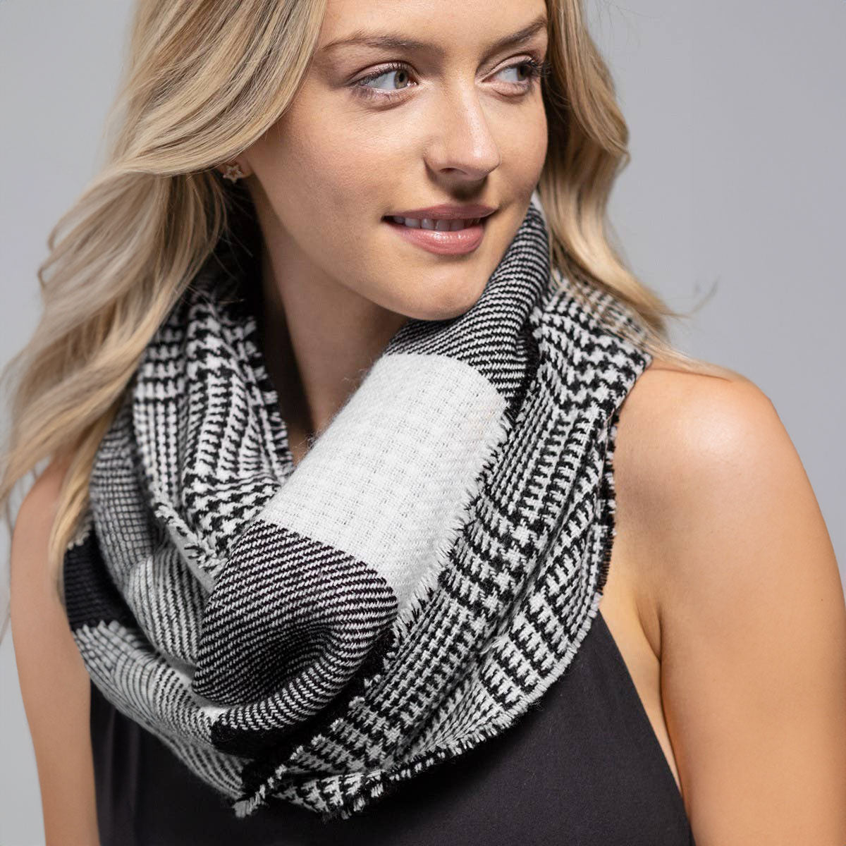 Reversible Checkered Print Infinity Scarf Black White - SKRF